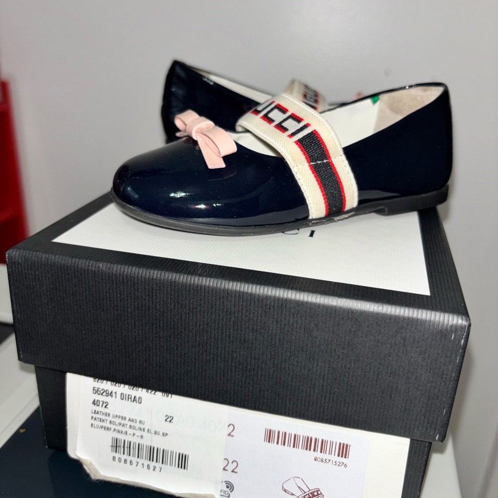 Gucci Navy Flats with Pink Bow and Logo Strap